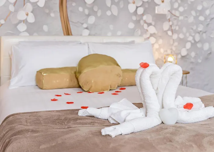 Studio Love Room Spa Baignoire Double La Ciotat Centre Port